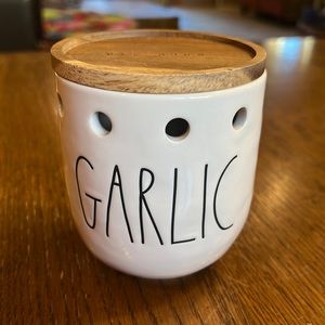 Rae Dunn garlic keeper